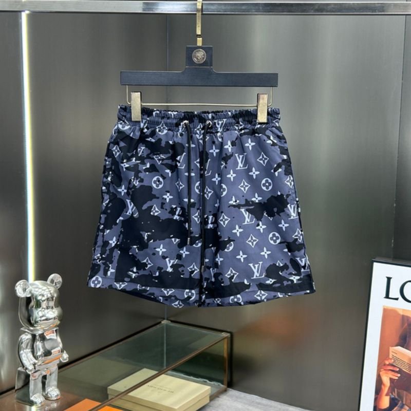 1-383.jpg LV Shorts - Image 1