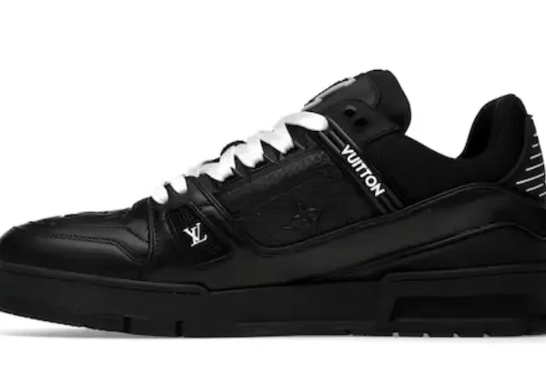 TRAINER BLACK