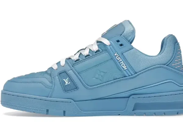 LV TRAINER BLUE EMBOSSED