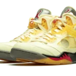 J5 – OFF WHITE SAIL