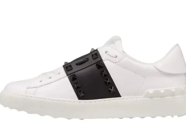 VLTN – ROCKSTUD UNTITLED CALFSKIN  WITH MATCHING STUDS