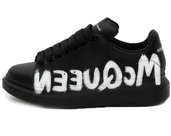 A. MQ –  GRAFFITI OVERSIZE BLACK